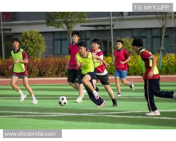 大刀携手足球球星燃情登场掀起绿茵风暴引爆青春激情 大刀携手足球球星燃情登场掀起绿茵风暴引爆青春激情